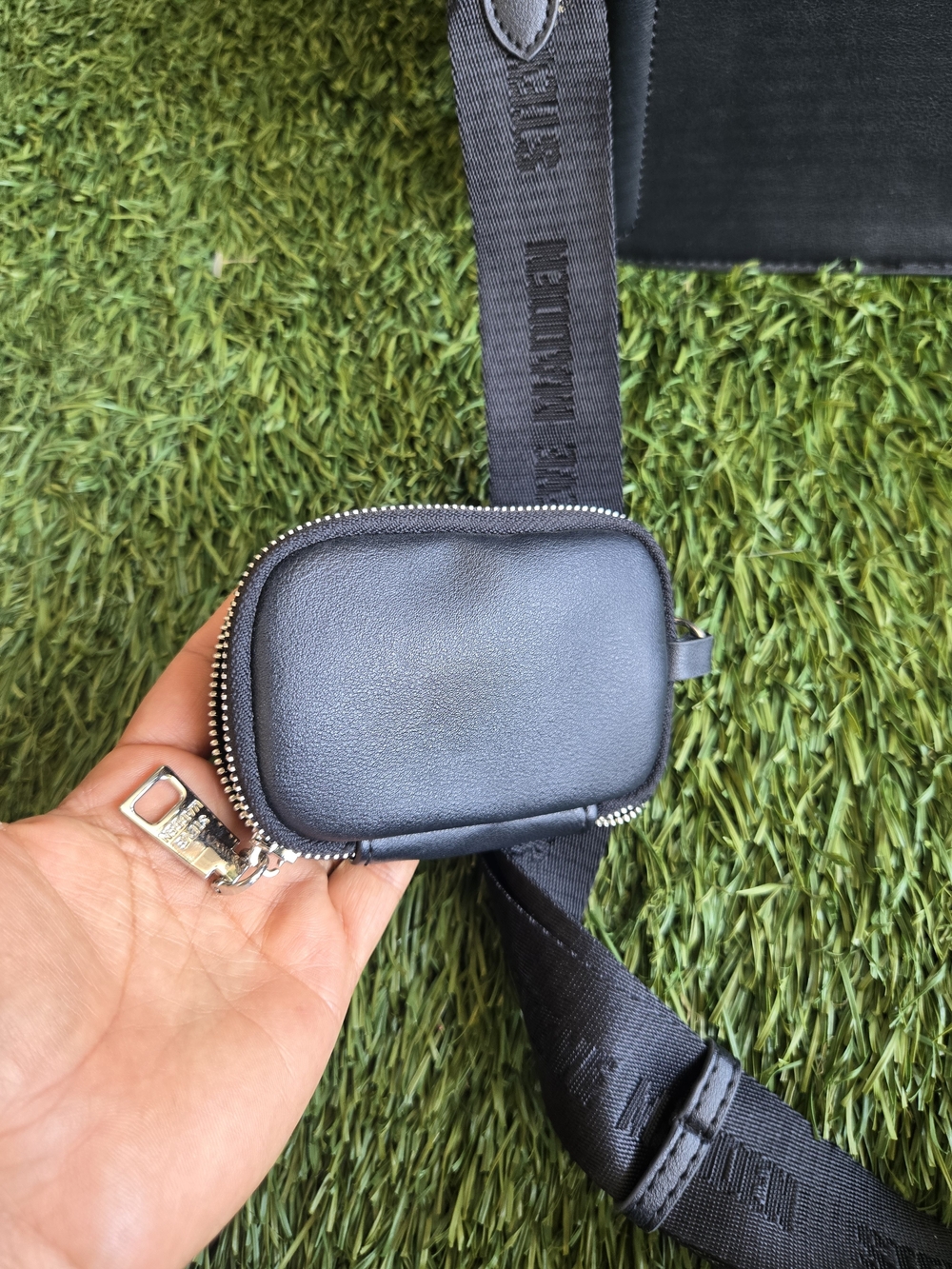 Steve Madden Black Men's Messenger Crossbody with Detachable Strap - Picture 3 of 6